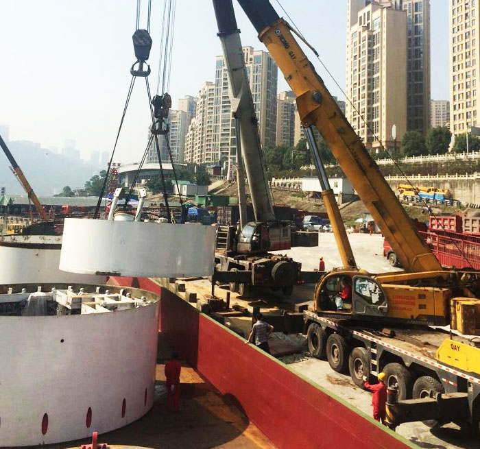 新建吊车作业中